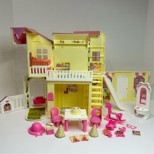 1999 Barbie Kelly Pop Up Playhouse